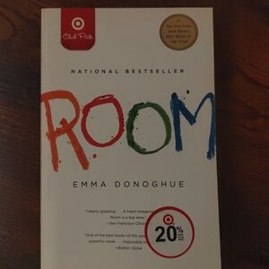 Room by Emma Donoghue Paperback